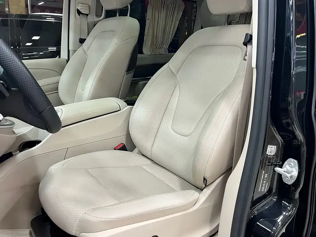 Mercedes-Benz V-Class 2023 из CN, фото 7