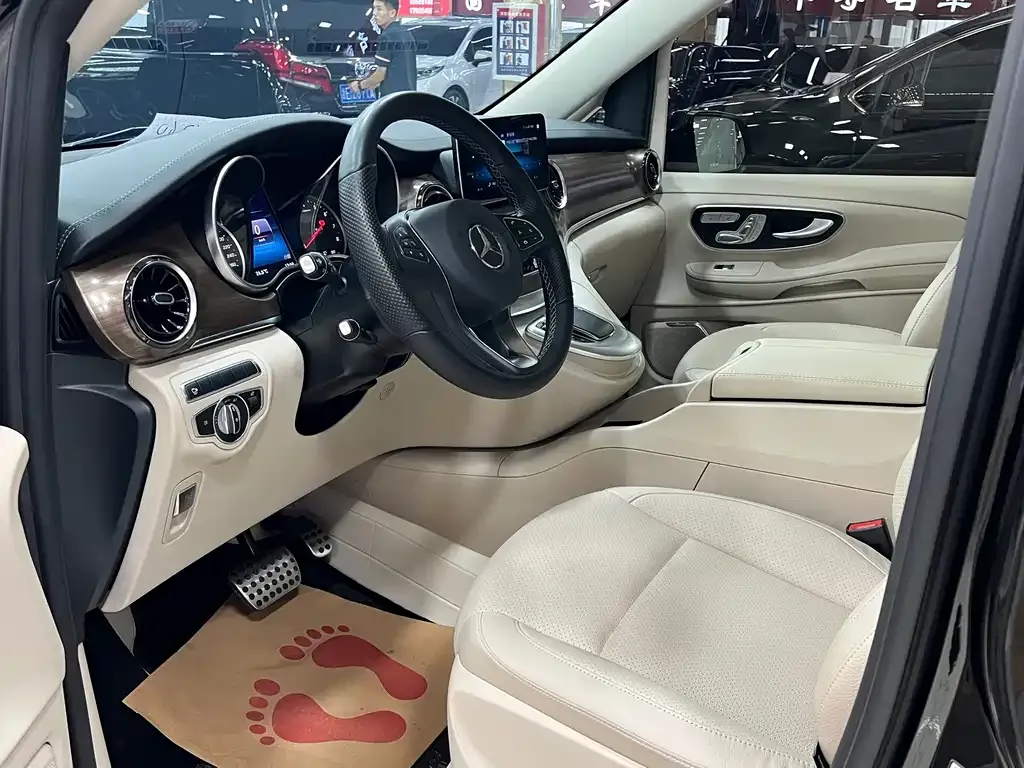 Mercedes-Benz V-Class 2023 из CN, фото 8