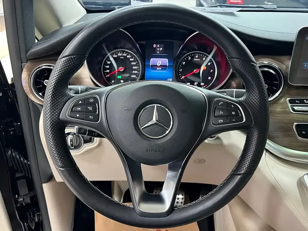 Mercedes-Benz V-Class 2023 из CN, фото 9
