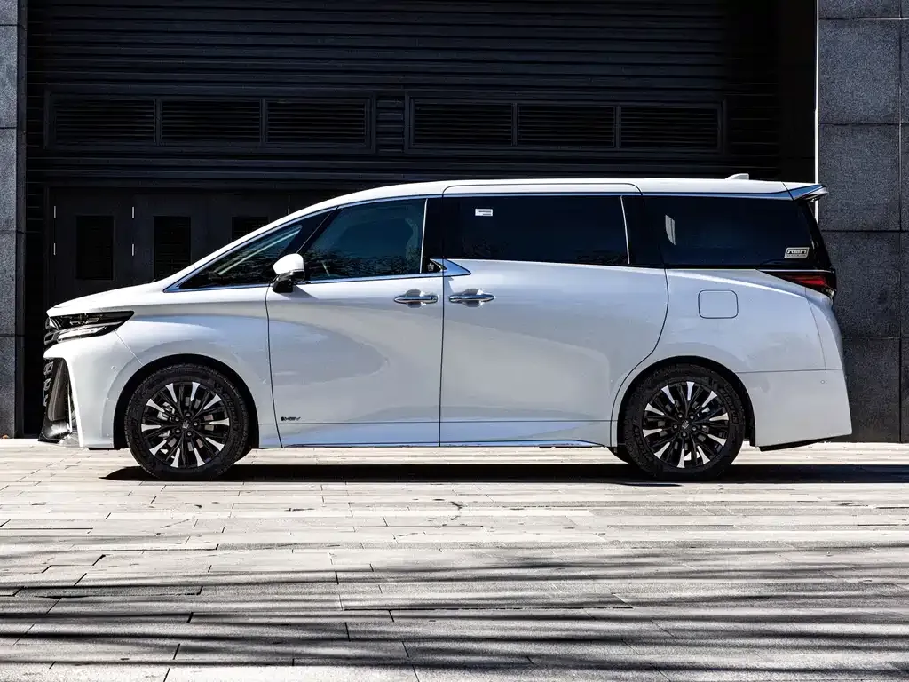 Toyota Vellfire 2024 из CN, фото 3