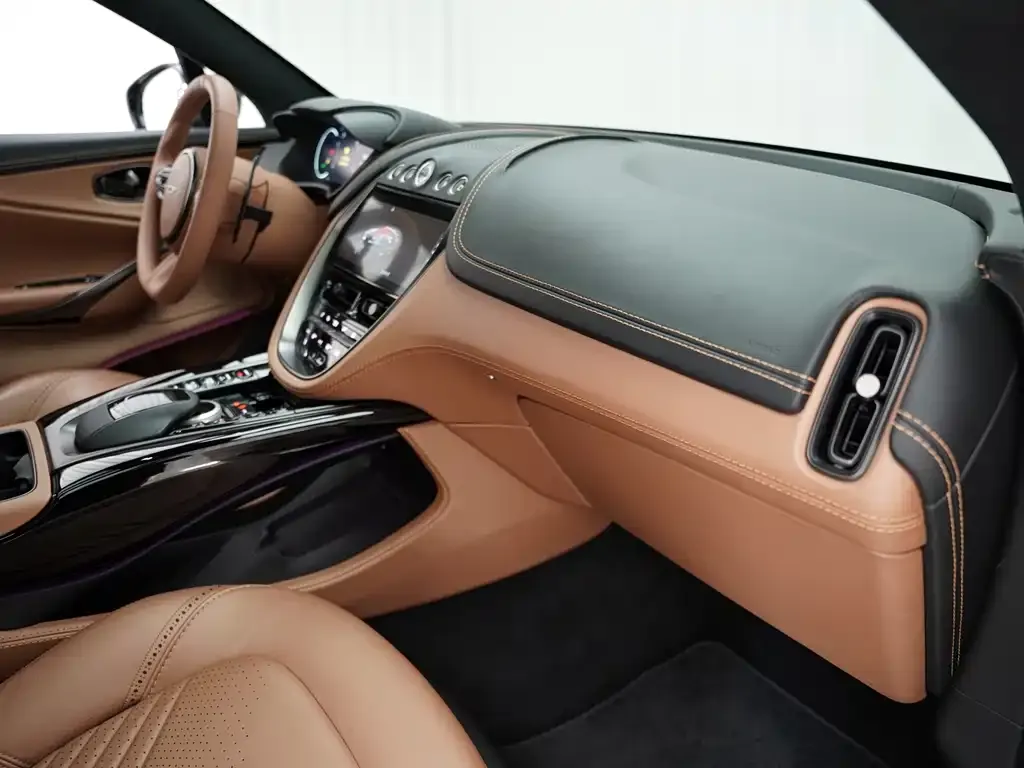 Aston Martin DBX 2021 из CN, фото 7