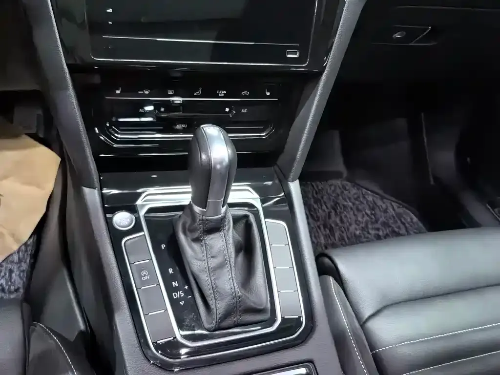 Volkswagen Magotan 2023 из CN, фото 10