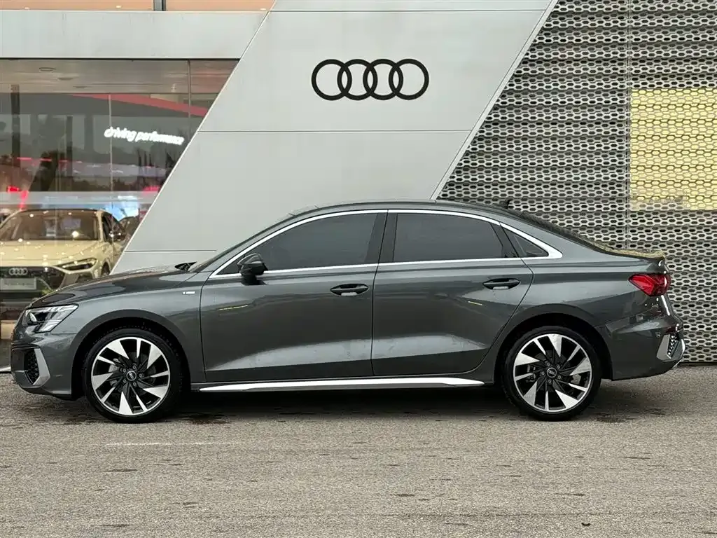 Audi A3 2024 из CN, фото 3