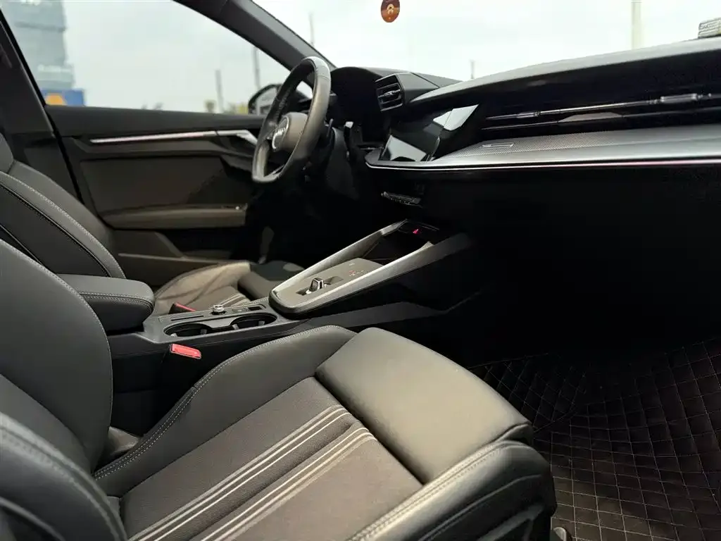 Audi A3 2024 из CN, фото 6