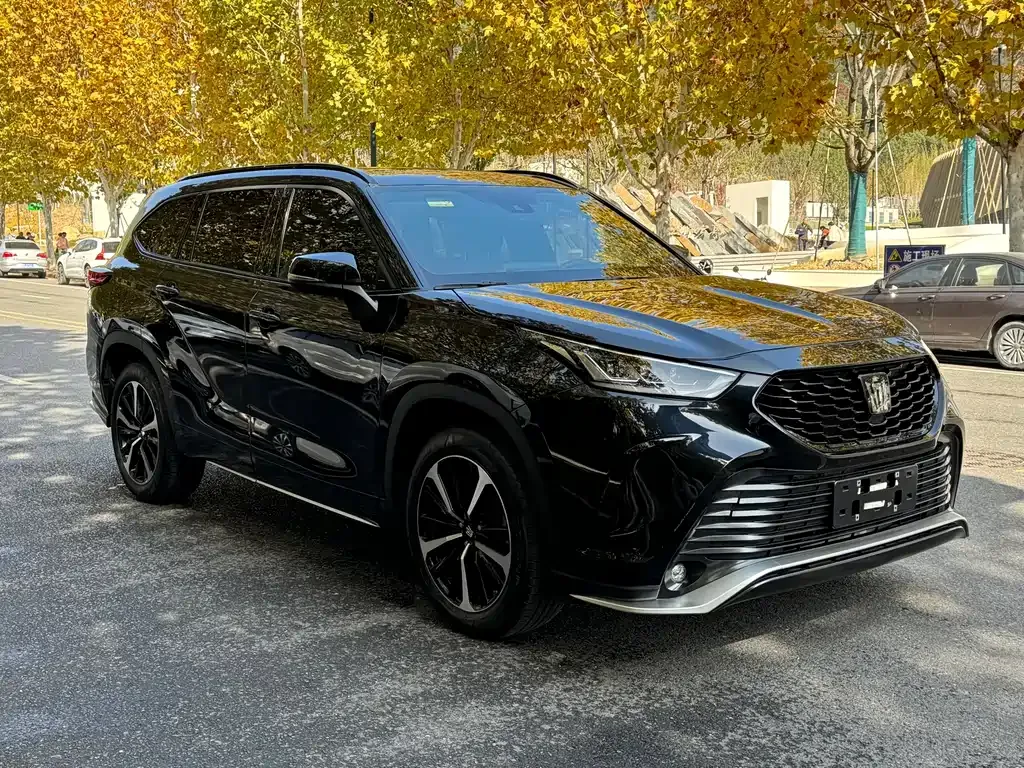 Toyota Crown Kluger 2024 из CN, фото 3