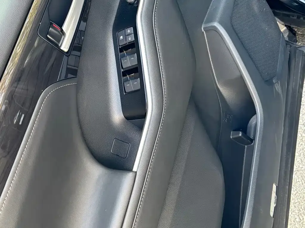 Toyota Crown Kluger 2024 из CN, фото 7