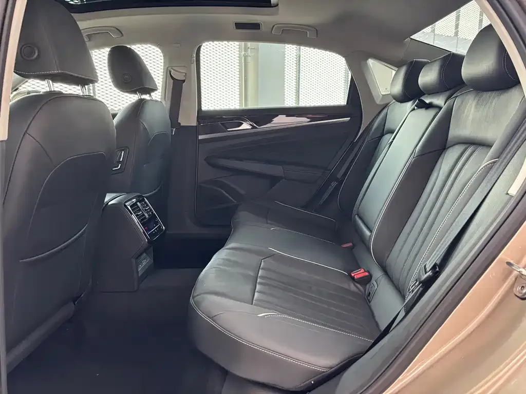 Volkswagen Passat — фото 8