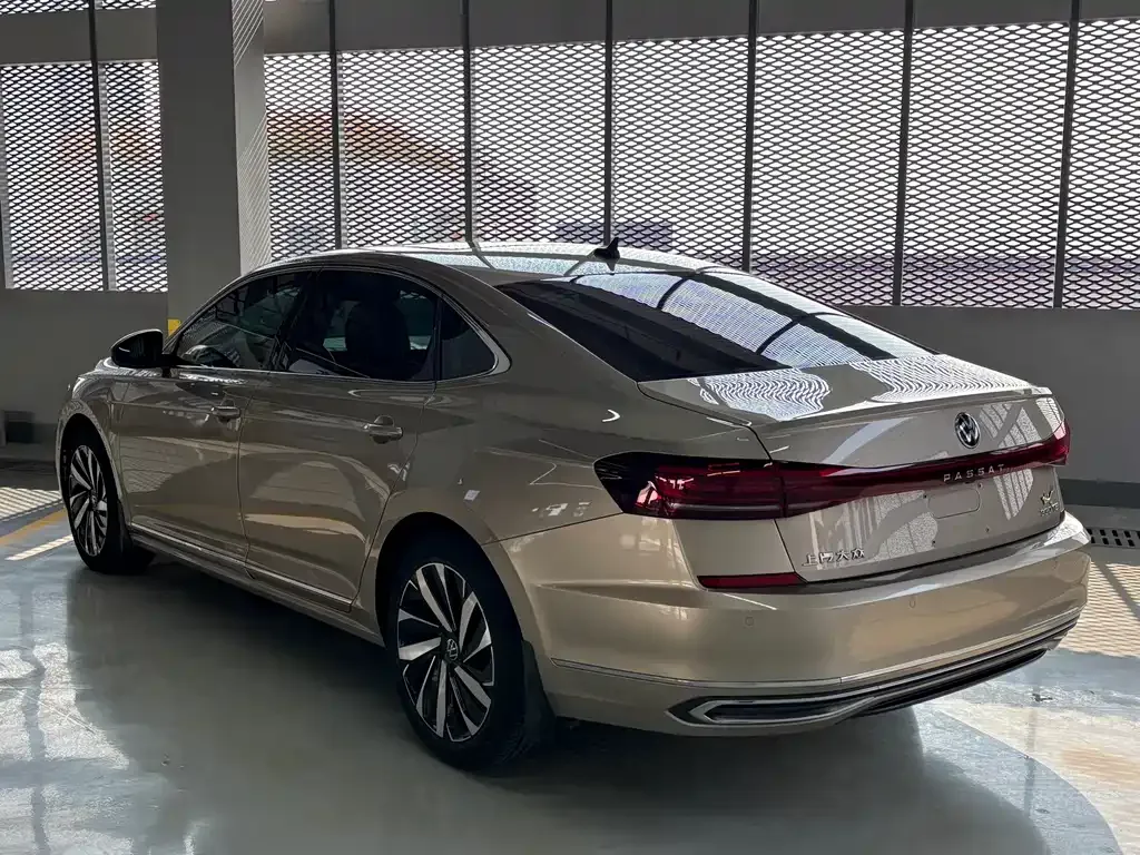 Volkswagen Passat — фото 9