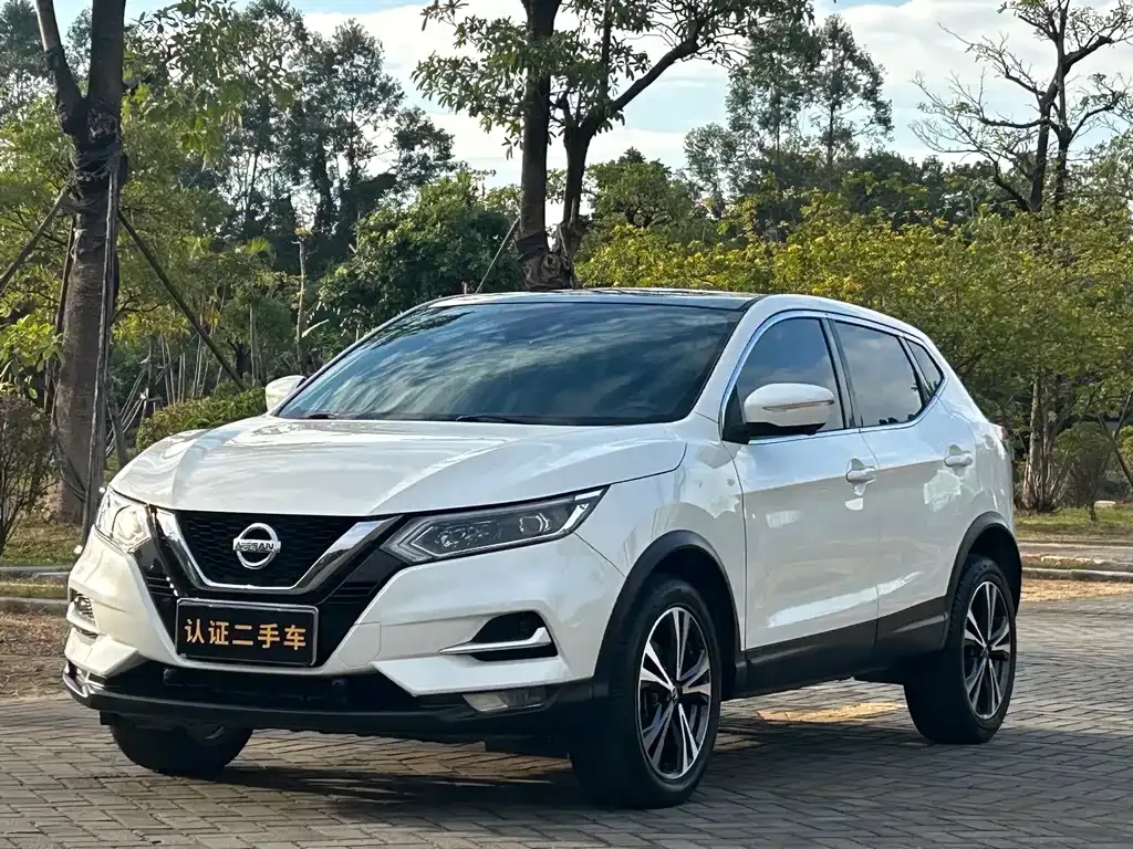 Nissan Qashqai — фото 1