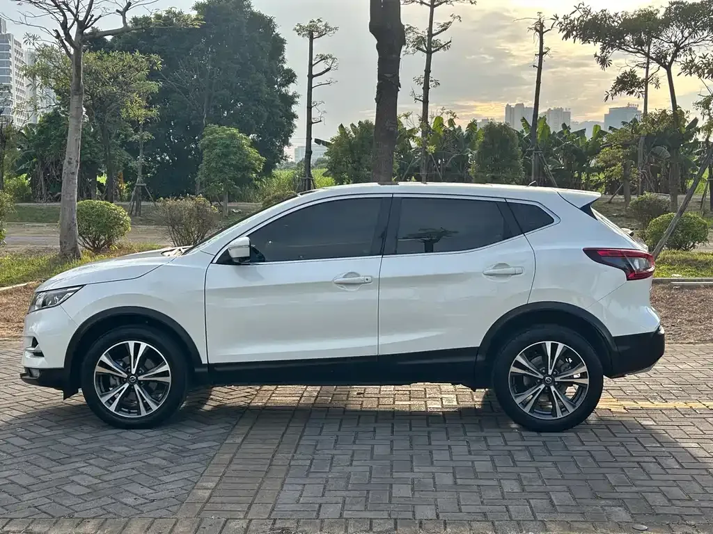 Nissan Qashqai — фото 5