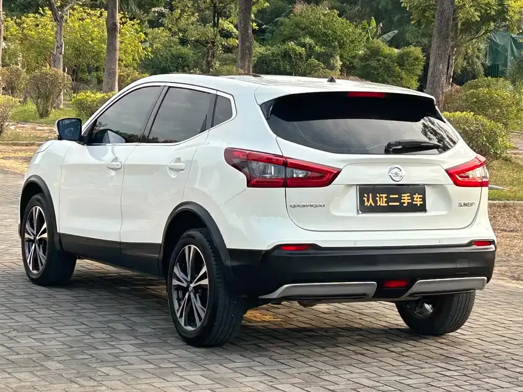 Nissan Qashqai — фото 7