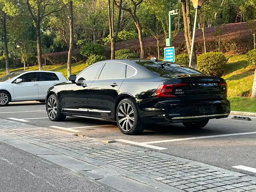 Volvo S90 — фото 7