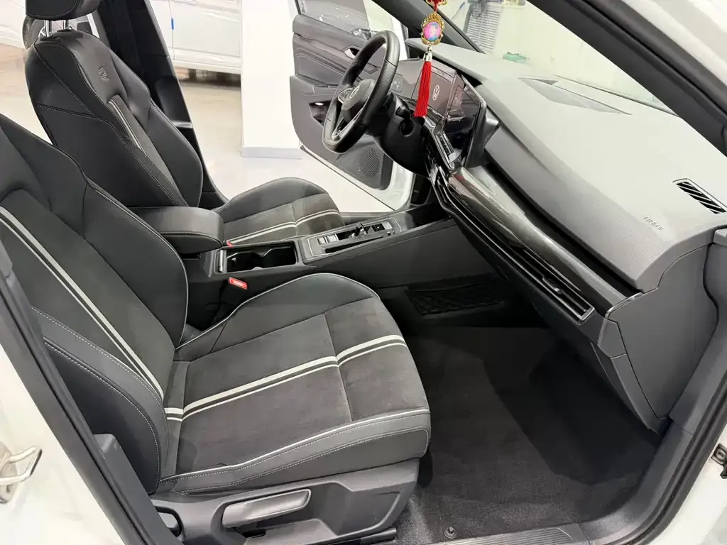 Volkswagen Golf 2021 из CN, фото 7