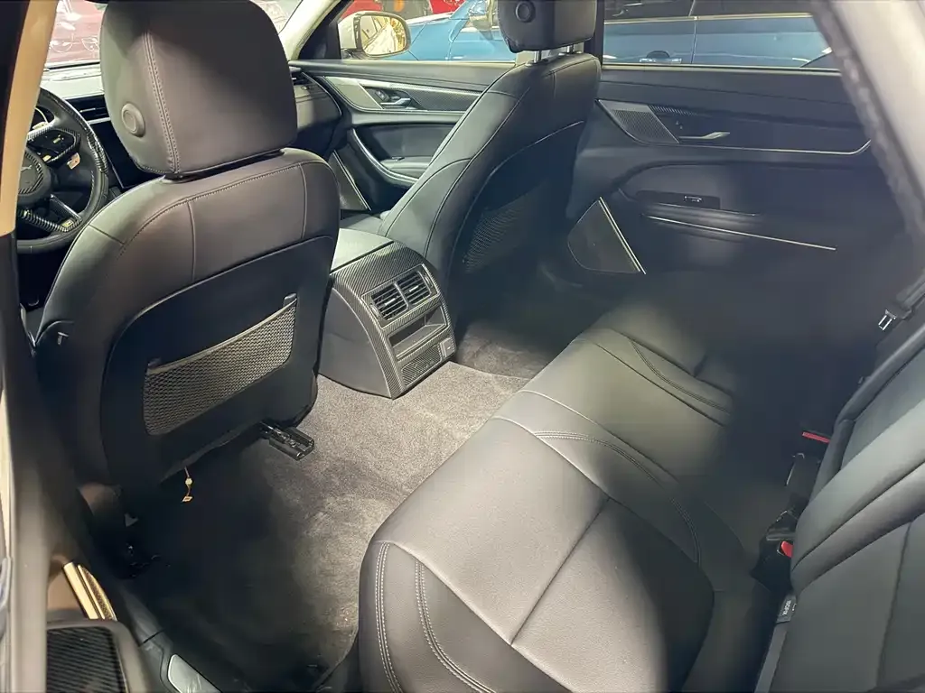 Jaguar XFL 2023 из CN, фото 10