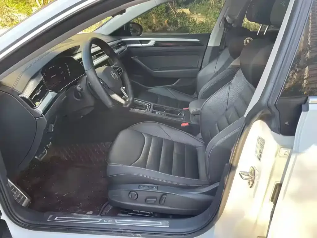 Volkswagen CC 2023 из CN, фото 4