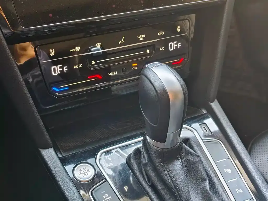 Volkswagen CC 2023 из CN, фото 9
