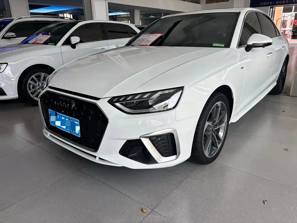 Audi A4L 2022 из CN, фото 1