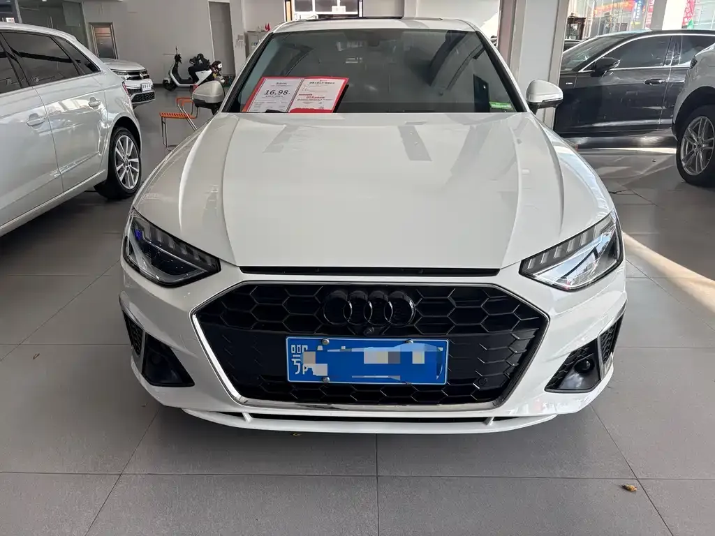 Audi A4L 2022 из CN, фото 2