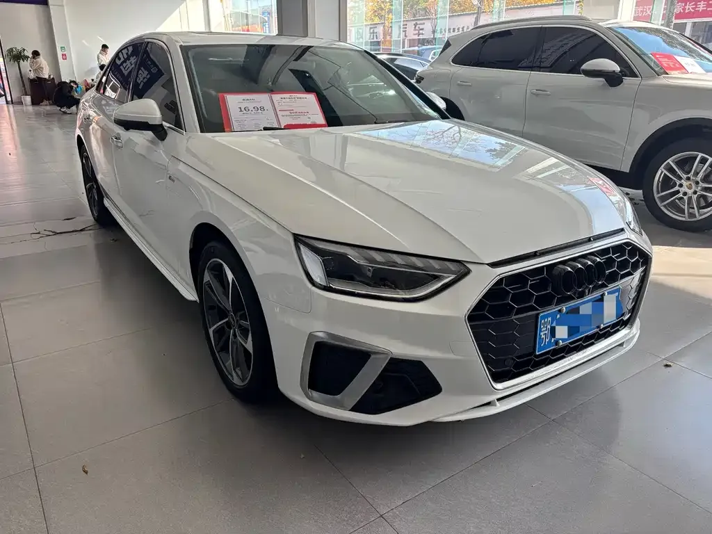 Audi A4L 2022 из CN, фото 3