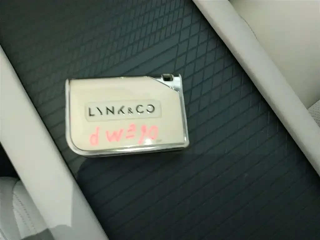 Lynk & Co 06 EM-P 2024 из CN, фото 9