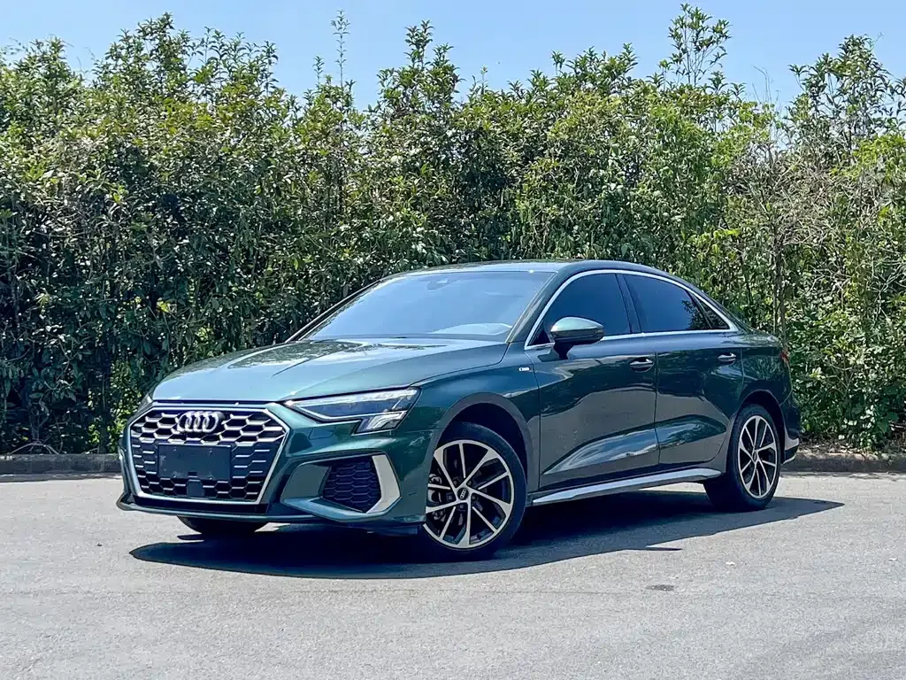 Audi A3 2023 из CN, фото 1