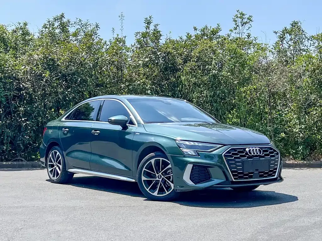 Audi A3 2023 из CN, фото 3
