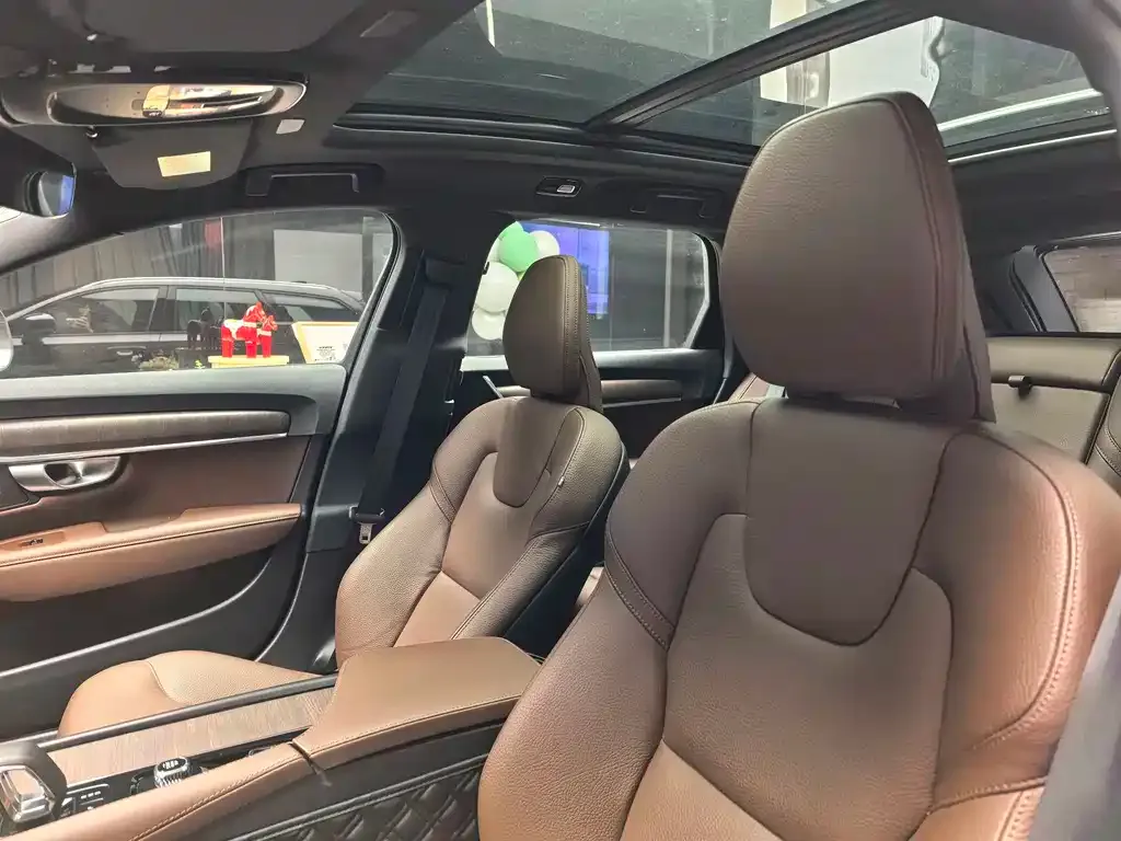 Volvo V90 2024 из CN, фото 7