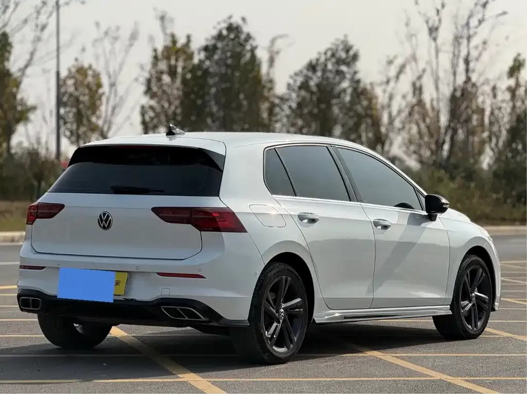Volkswagen Golf 2024 из CN, фото 7