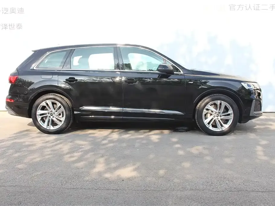 Audi Q7 2024 из CN, фото 2