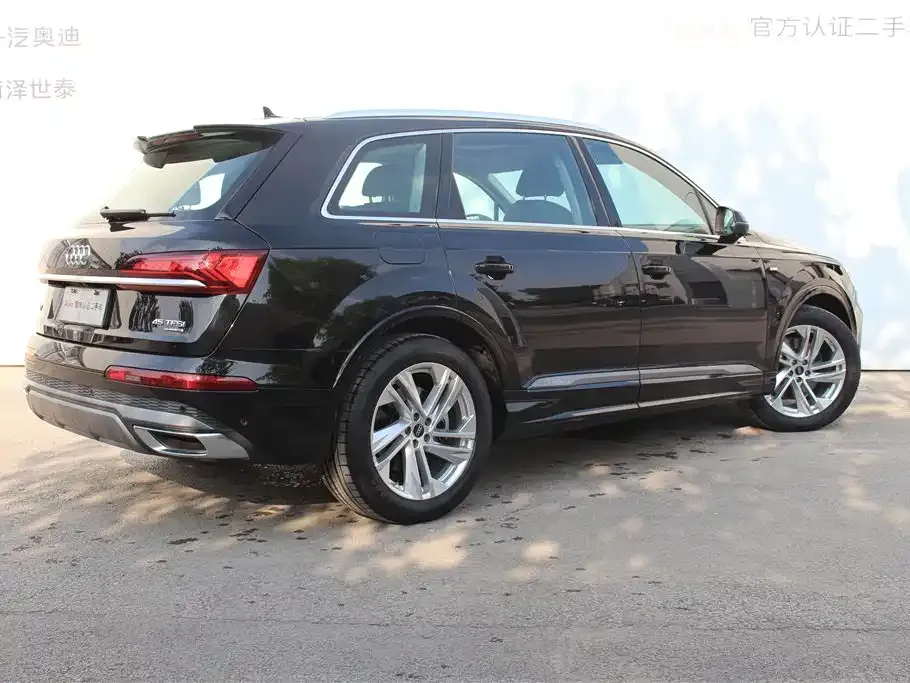 Audi Q7 2024 из CN, фото 4