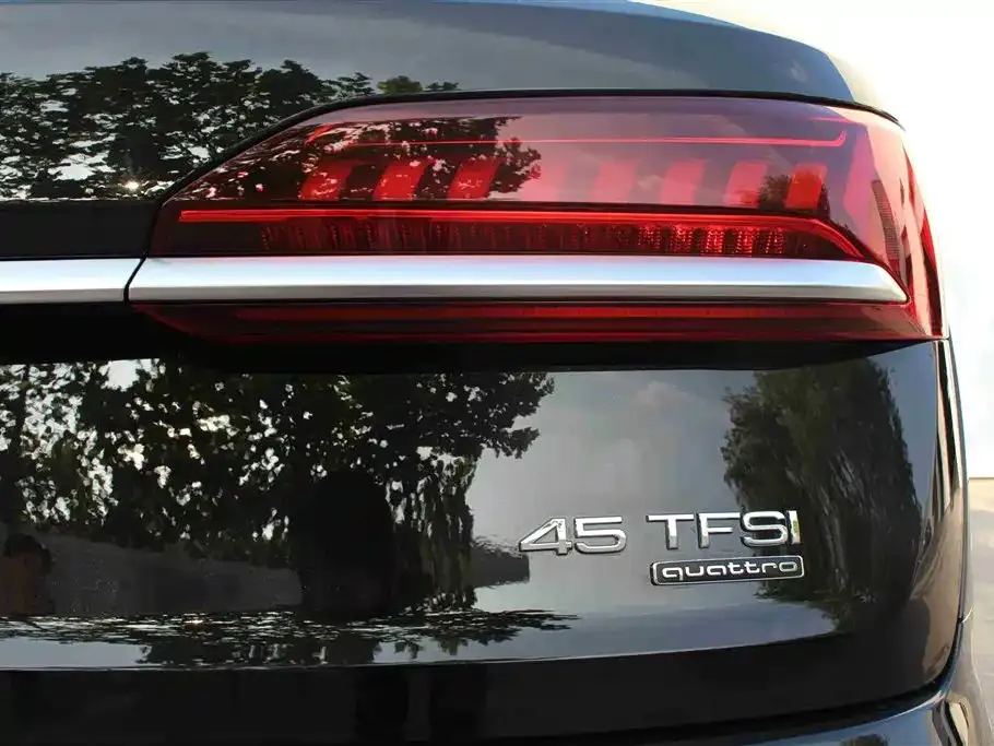Audi Q7 2024 из CN, фото 6