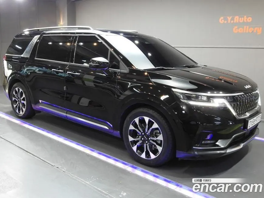 Kia Carnival — фото 1