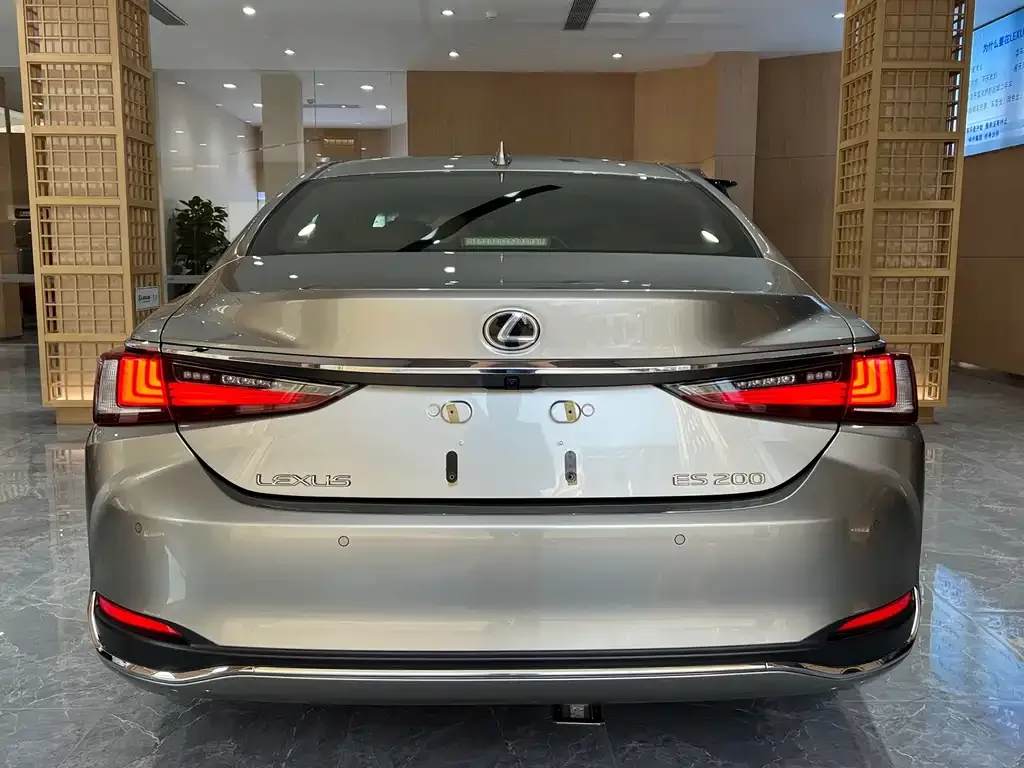 Lexus ES — фото 5
