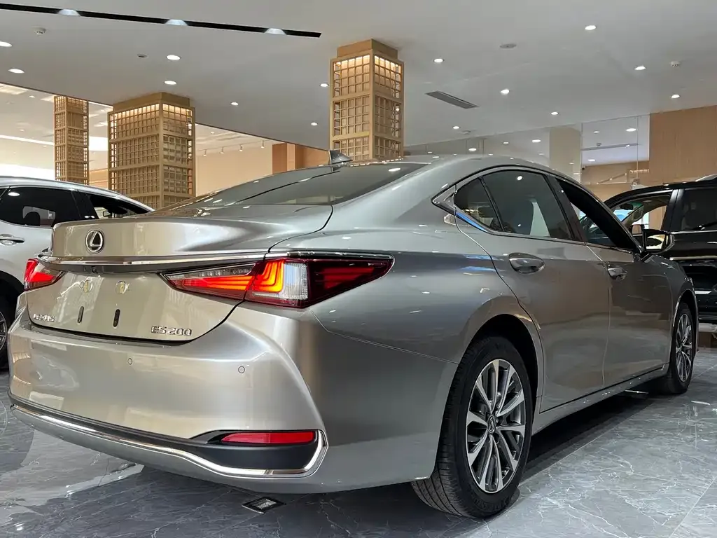 Lexus ES — фото 6