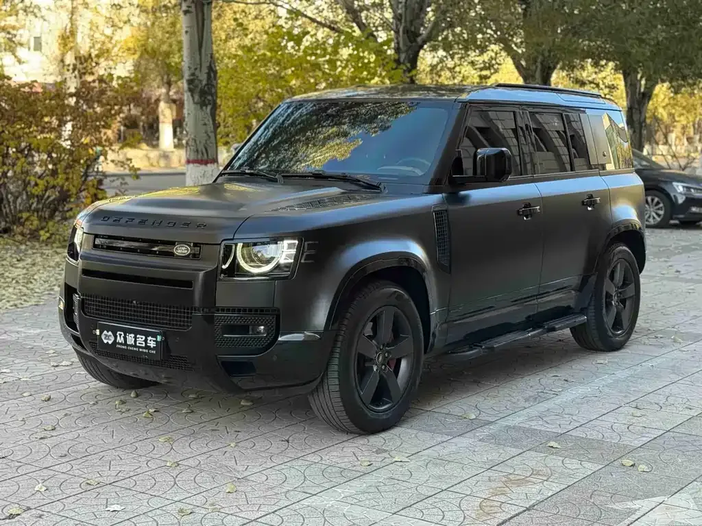 Land Rover Defender — фото 1