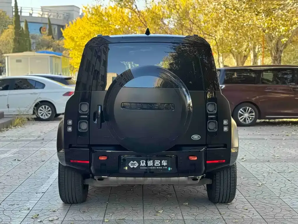 Land Rover Defender — фото 6