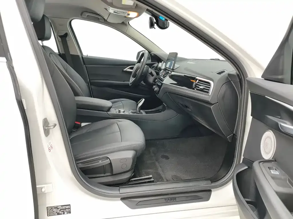BMW 1 Series 2022 из CN, фото 10