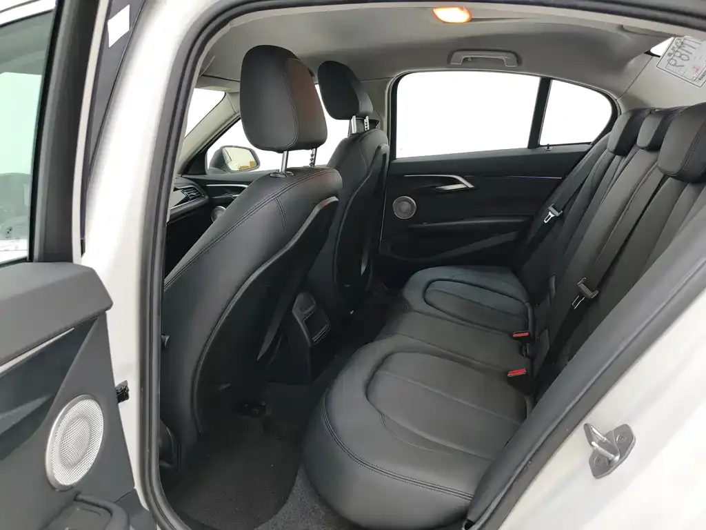 BMW 1 Series 2022 из CN, фото 8