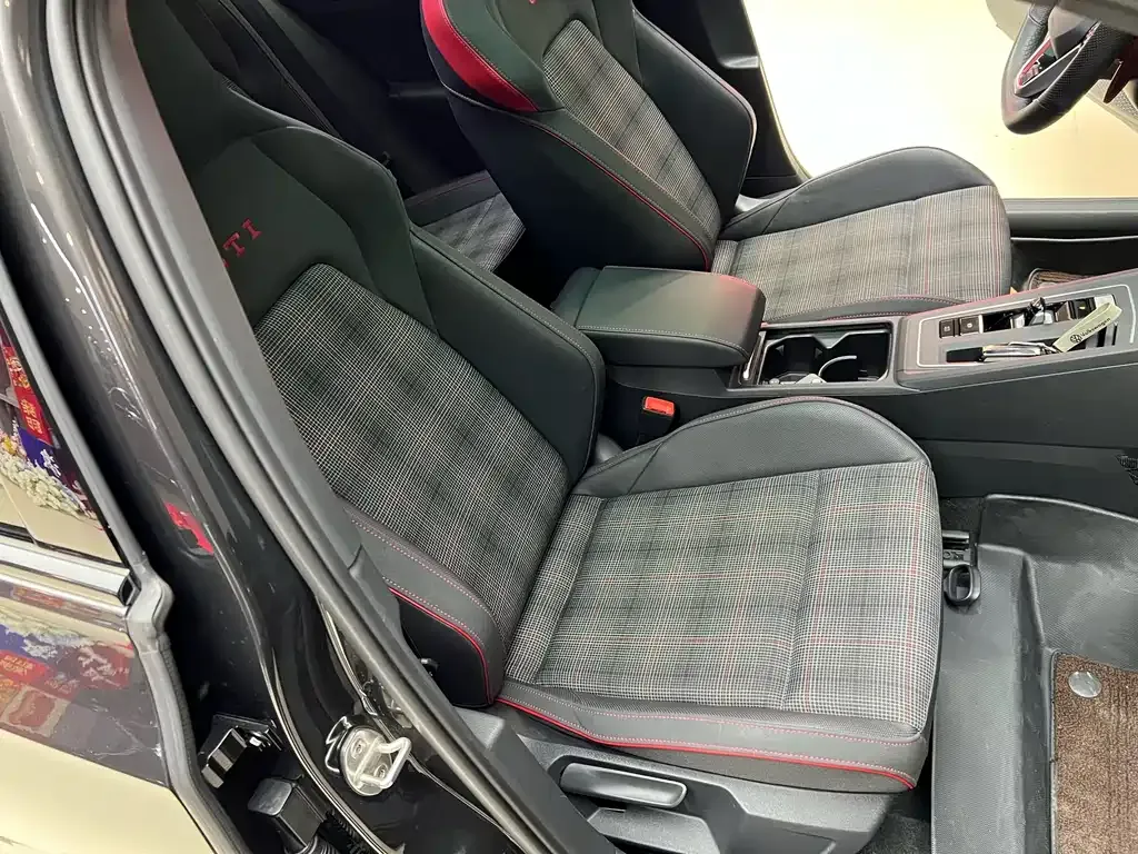 Volkswagen Golf GTI 2022 из CN, фото 4
