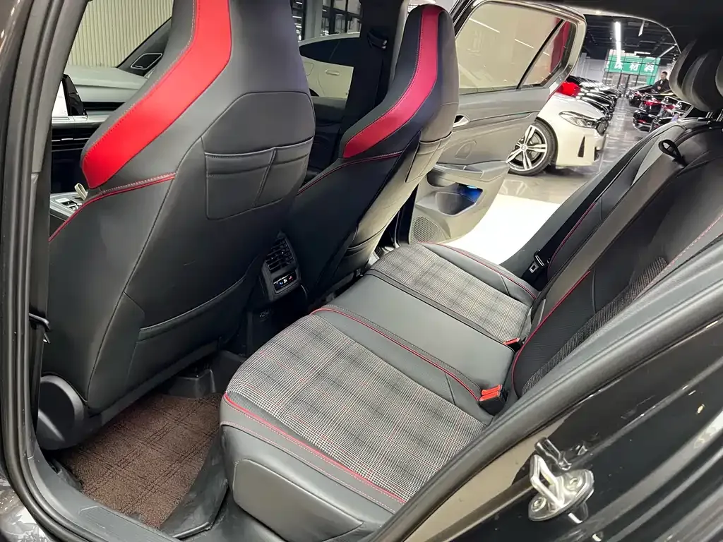 Volkswagen Golf GTI 2022 из CN, фото 7
