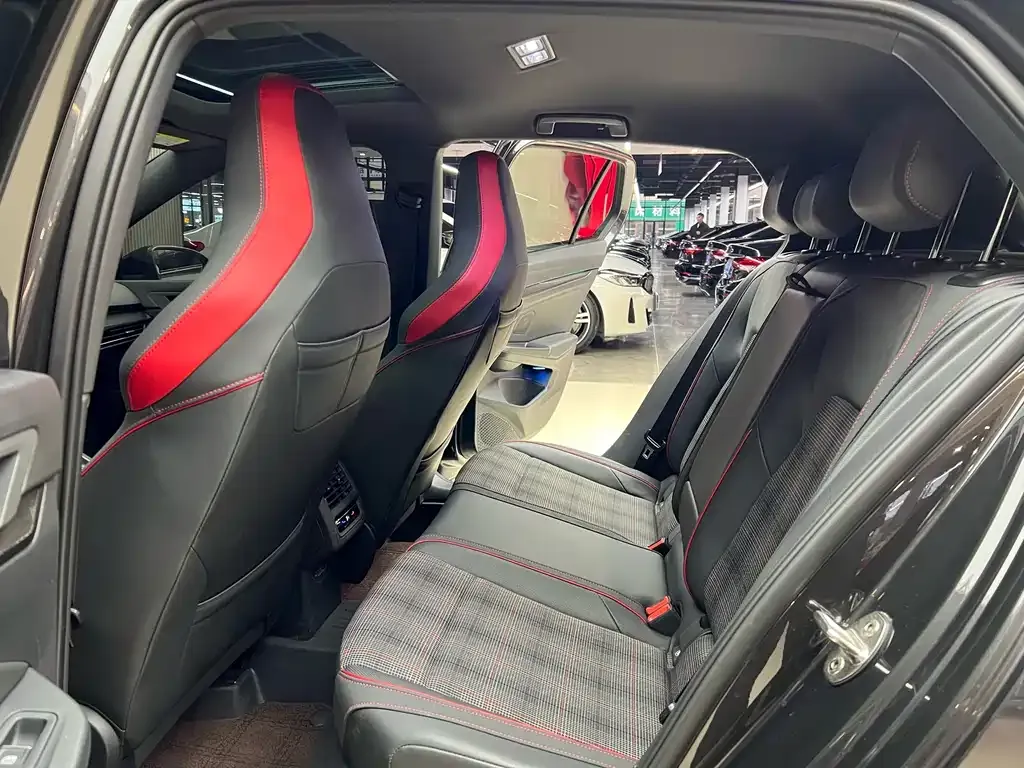 Volkswagen Golf GTI 2022 из CN, фото 9