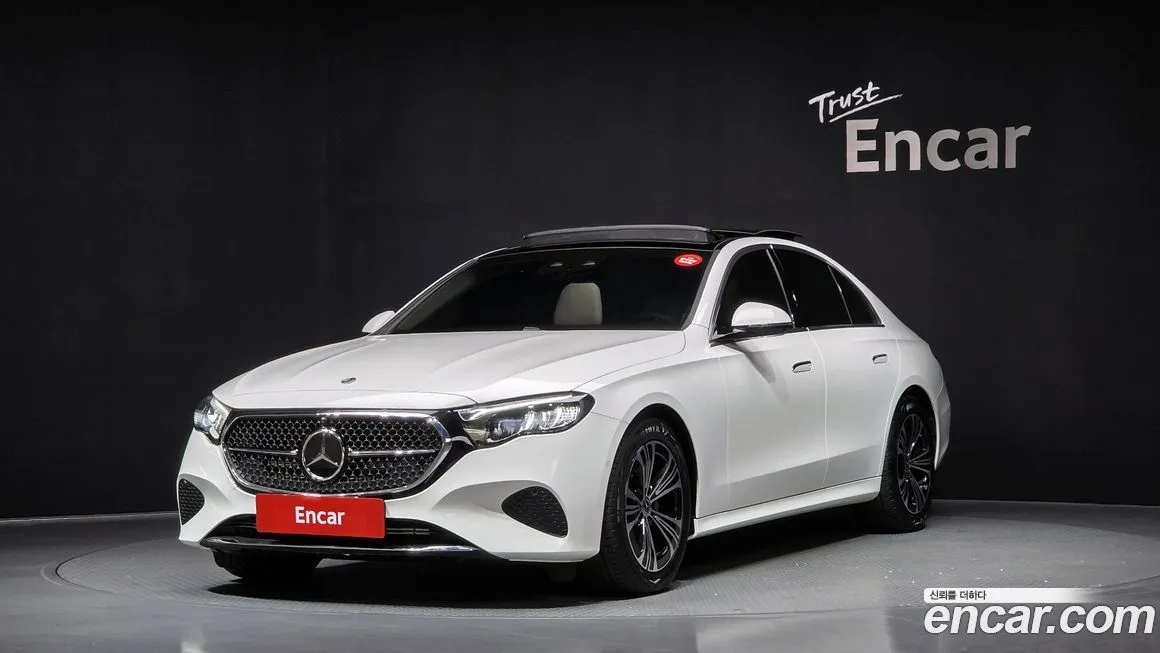 Mercedes-Benz E-Class — фото 1