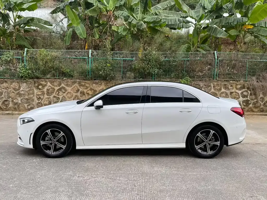 Mercedes-Benz A-Class 2023 из CN, фото 4