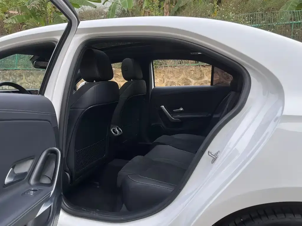 Mercedes-Benz A-Class 2023 из CN, фото 9