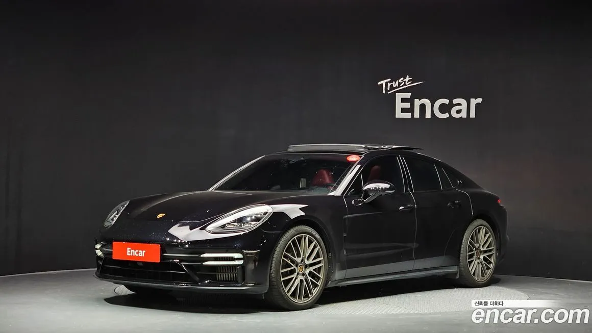 Porsche Panamera — фото 1
