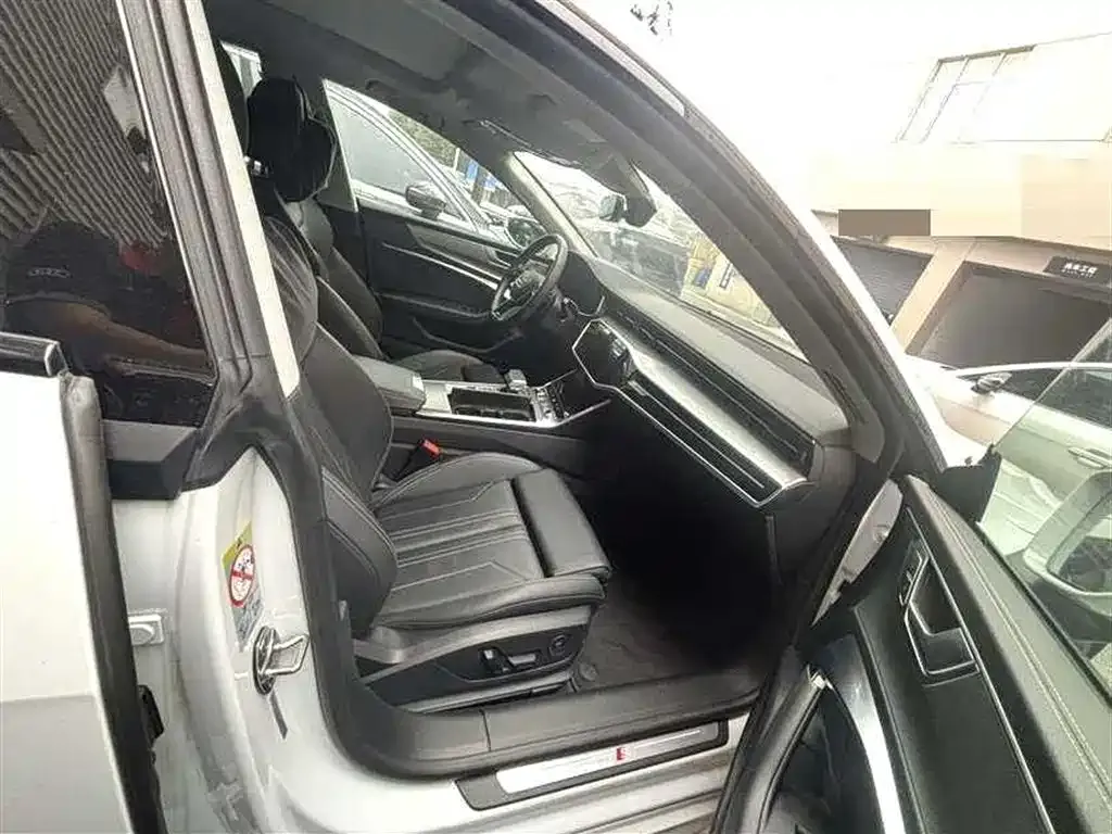 Audi A7 2024 из CN, фото 7