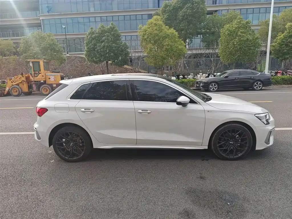 Audi A3 2024 из CN, фото 7