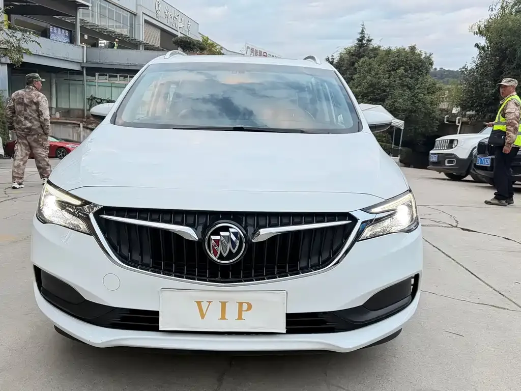Buick GL6 2022 из CN, фото 2