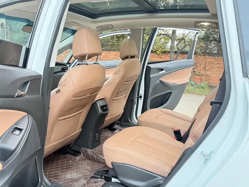 Buick GL6 2022 из CN, фото 8