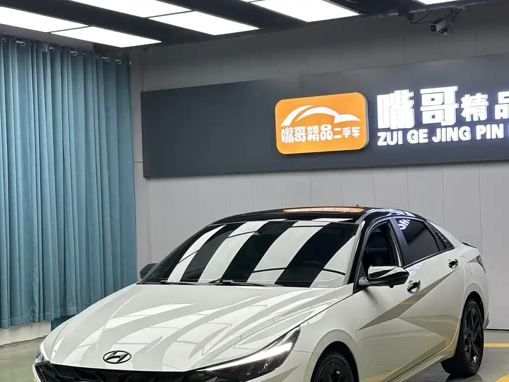 Hyundai Elantra 2023 из CN, фото 1